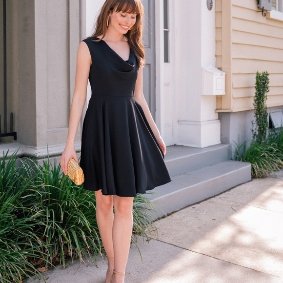 NWT Gal Meets Glam Maya Dress in Black Size 8 - Picture 1 of 8